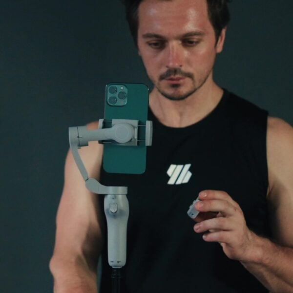 COMITOK L7C gimbal portable à 3 axes intelligent, peut être utilisé pour filmer des vidéos fluides, diffusions en direct, contrôle de geste intelligent et prises de vue de suivi, avec lumière d'appoint intégrée, artefact de prise de vue vlog selfie pour téléphone portable multi-scènes – Image 10